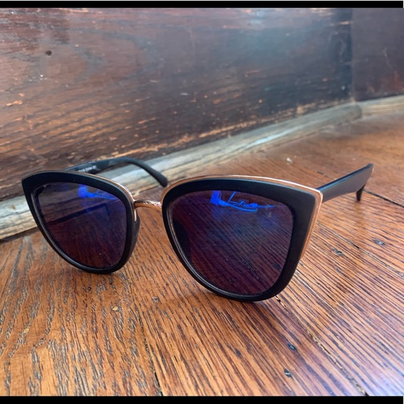 SOLD - Picture 4 of 4